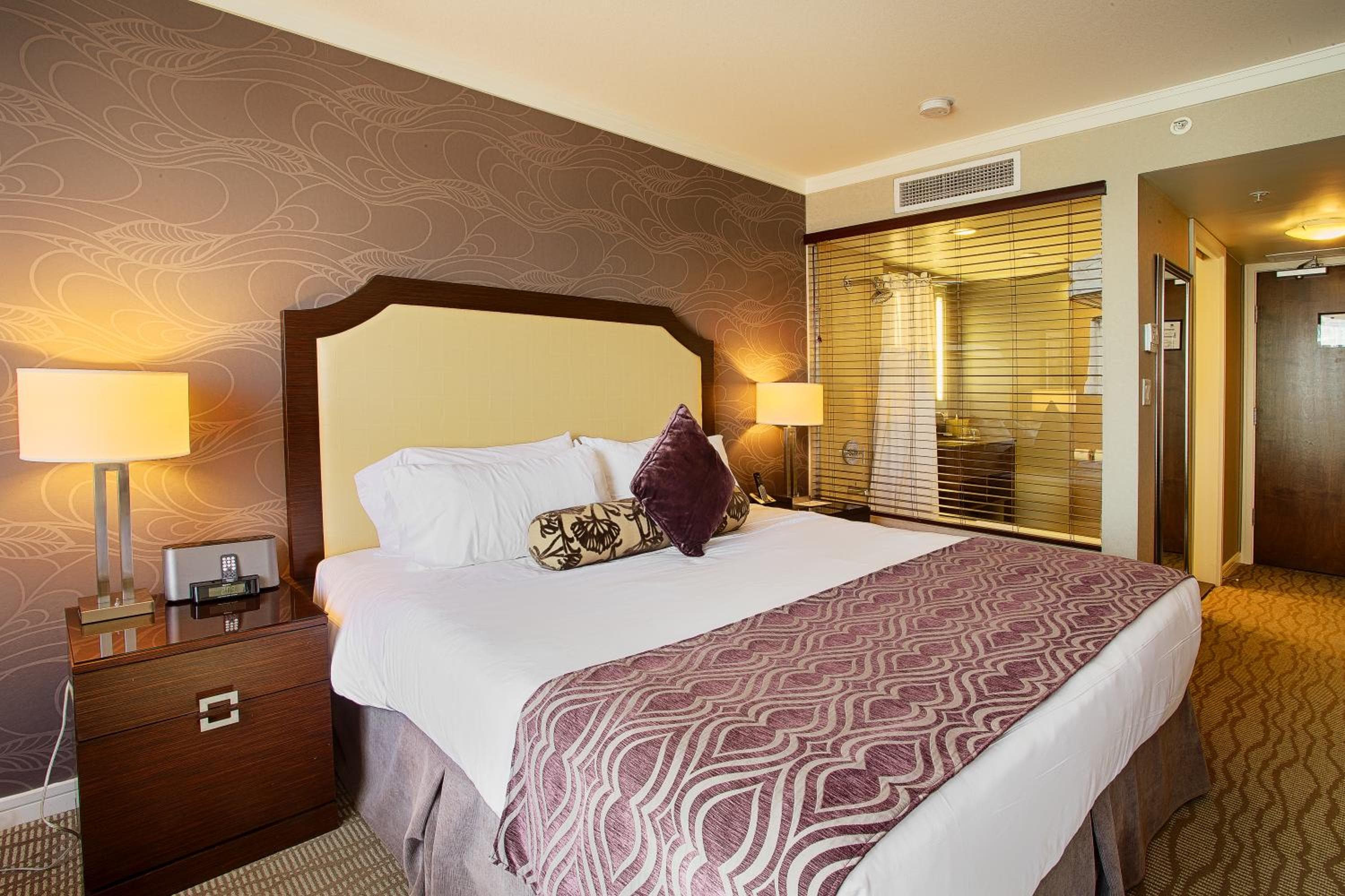 Pinnacle Hotel at the Pier