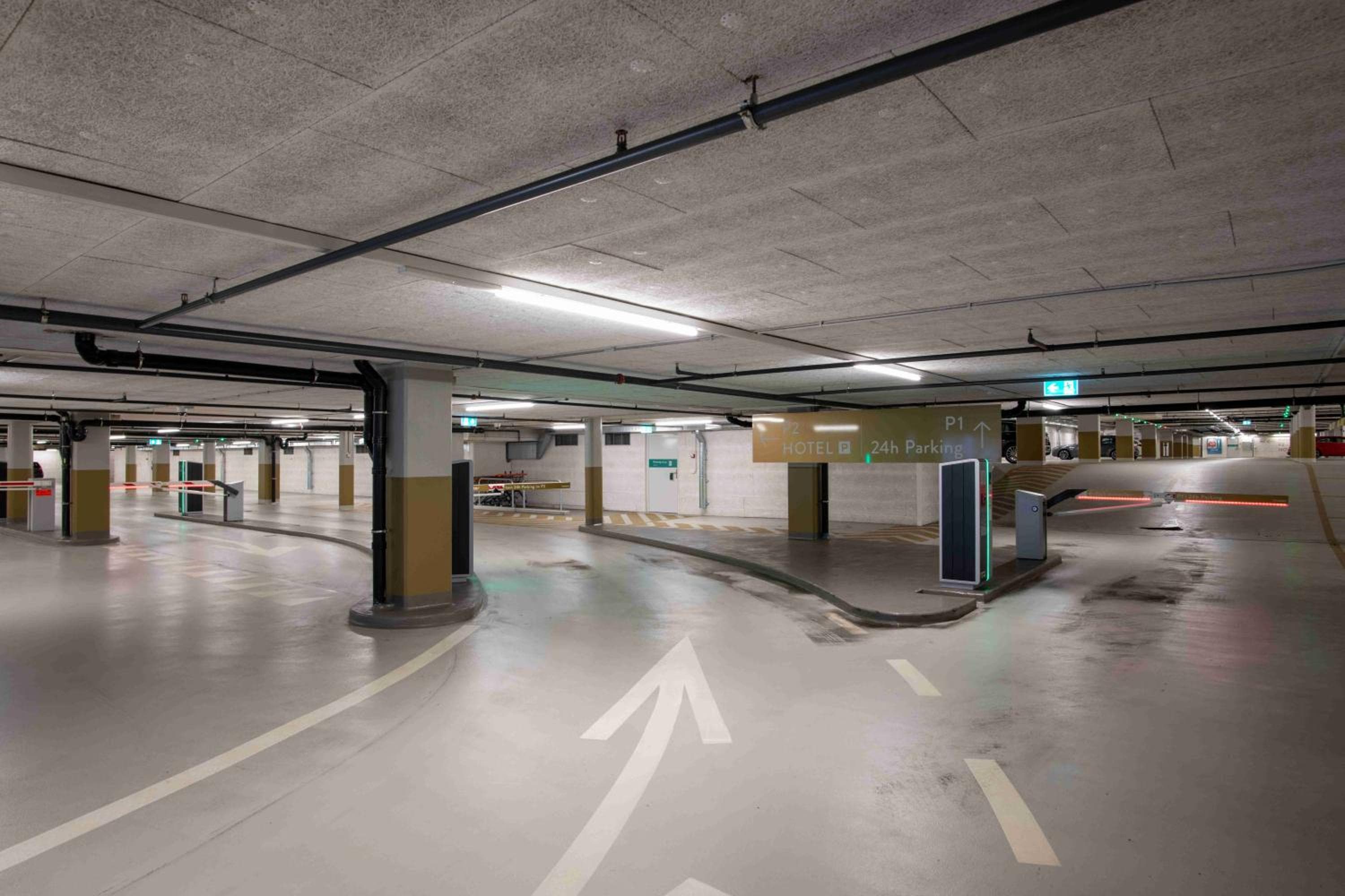 HOTEL illuster - Urban & Local