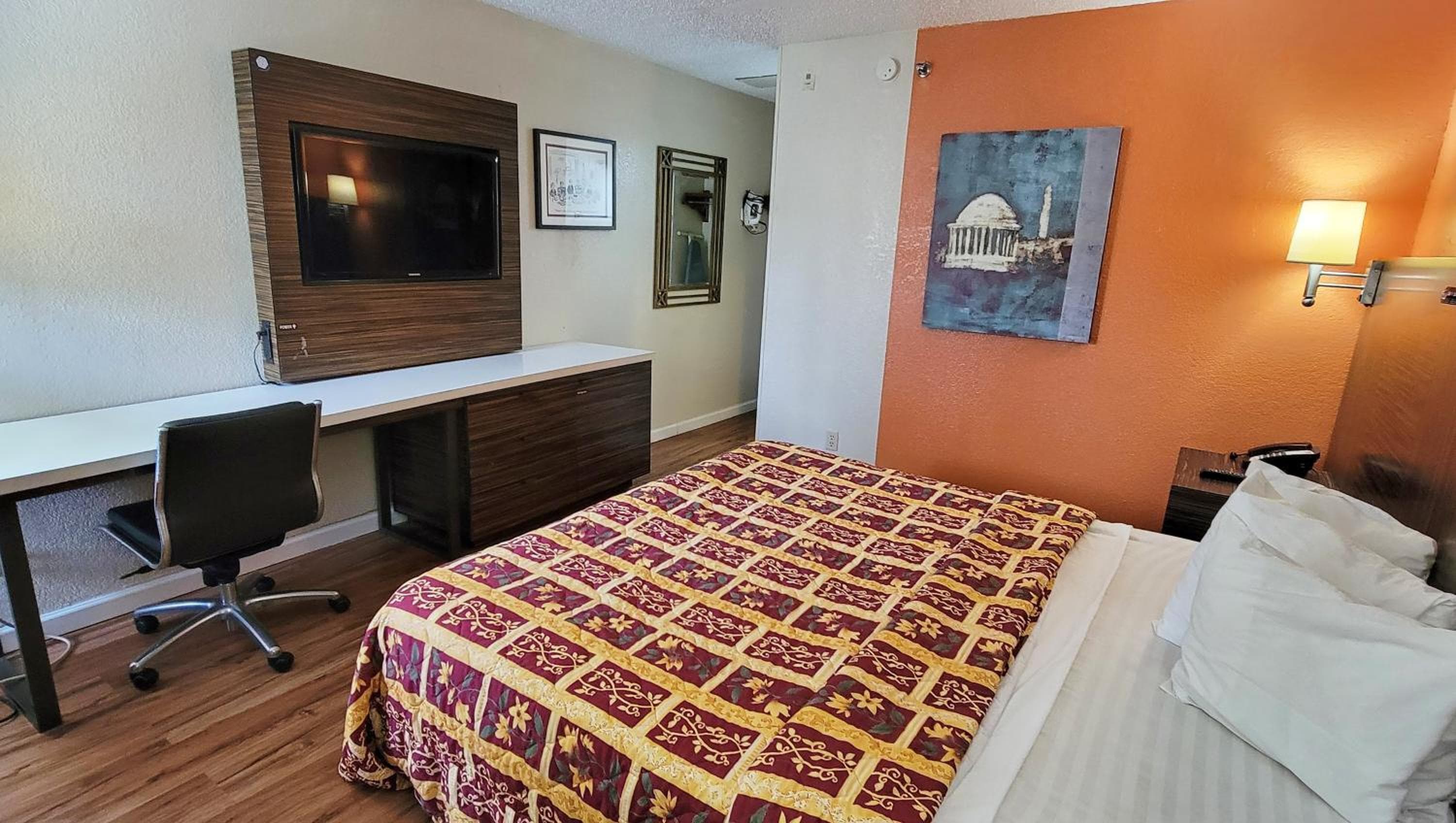 Studios and suites 4 less