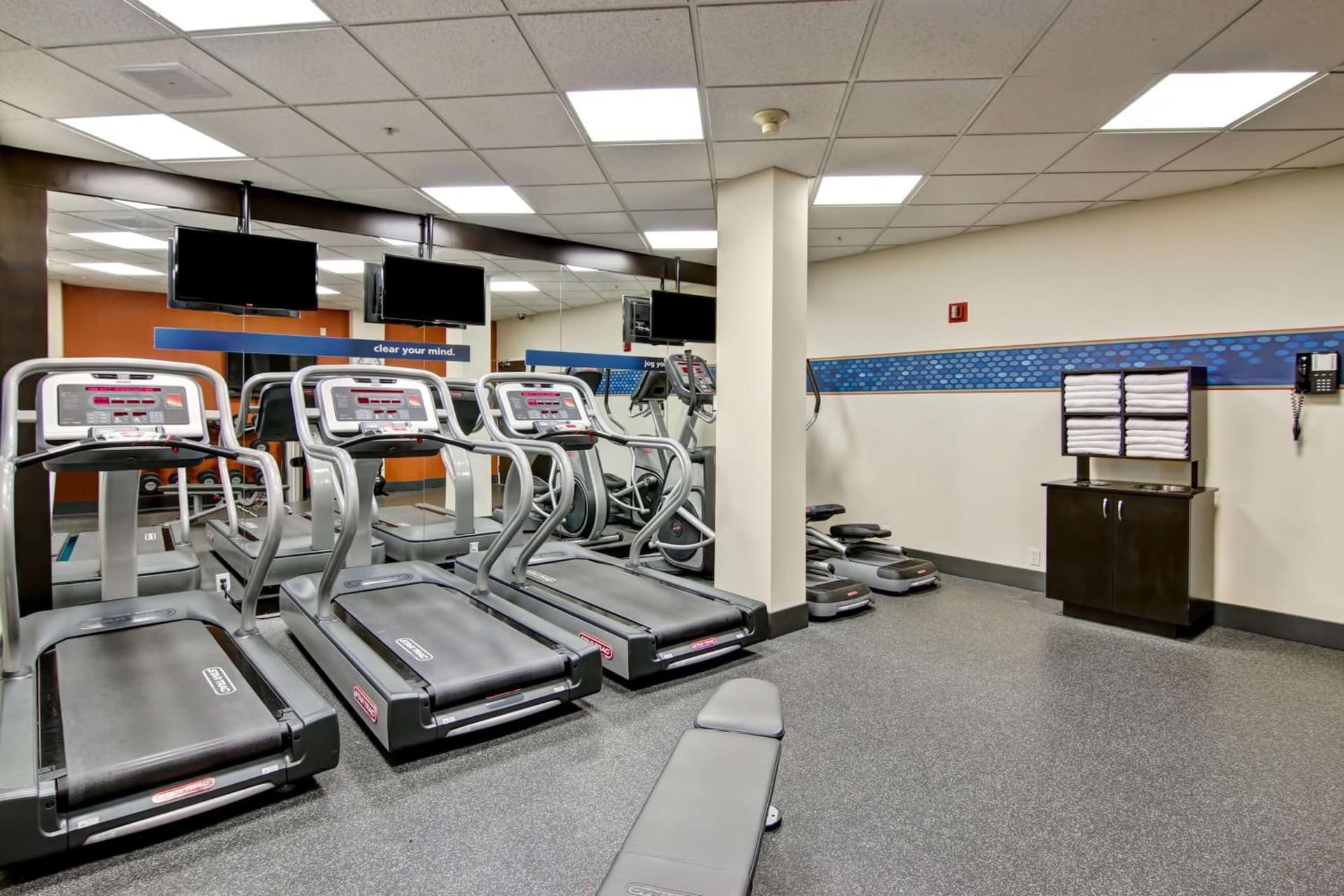 Hampton Inn & Suites by Hilton Calgary Airport