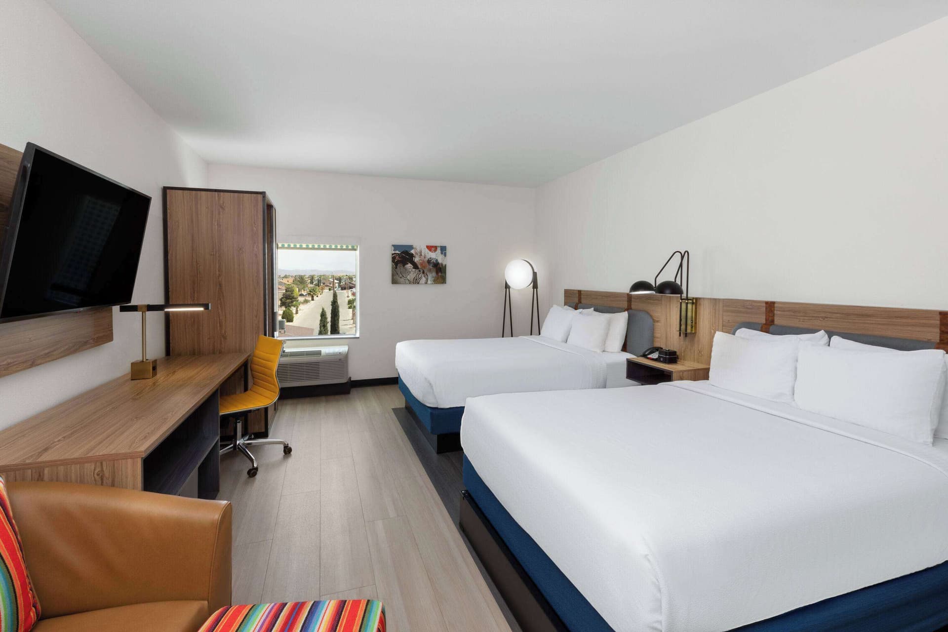 La Quinta Inn & Suites by Wyndham El Paso East Loop-375