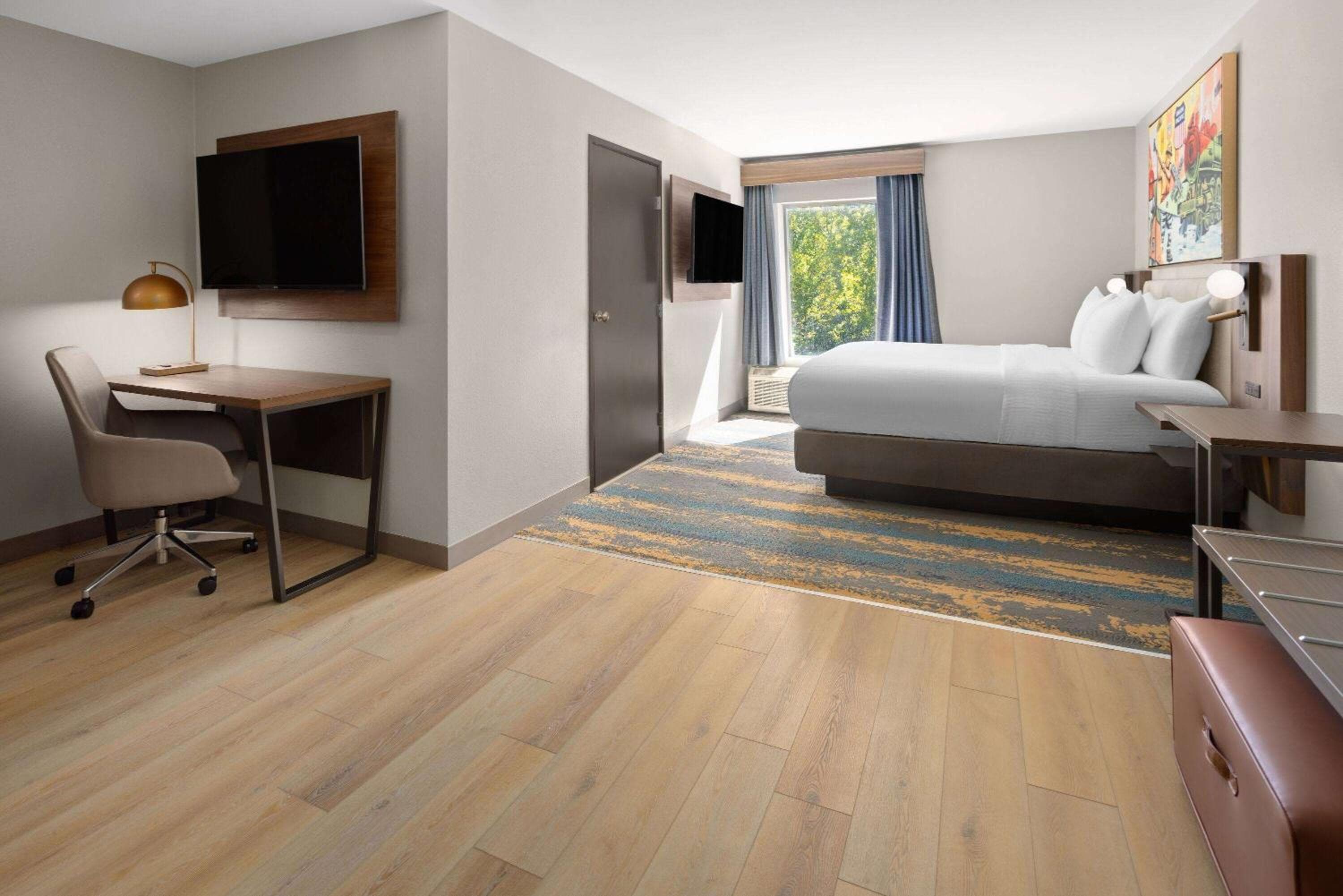 La Quinta Inn & Suites by Wyndham Memphis I-240