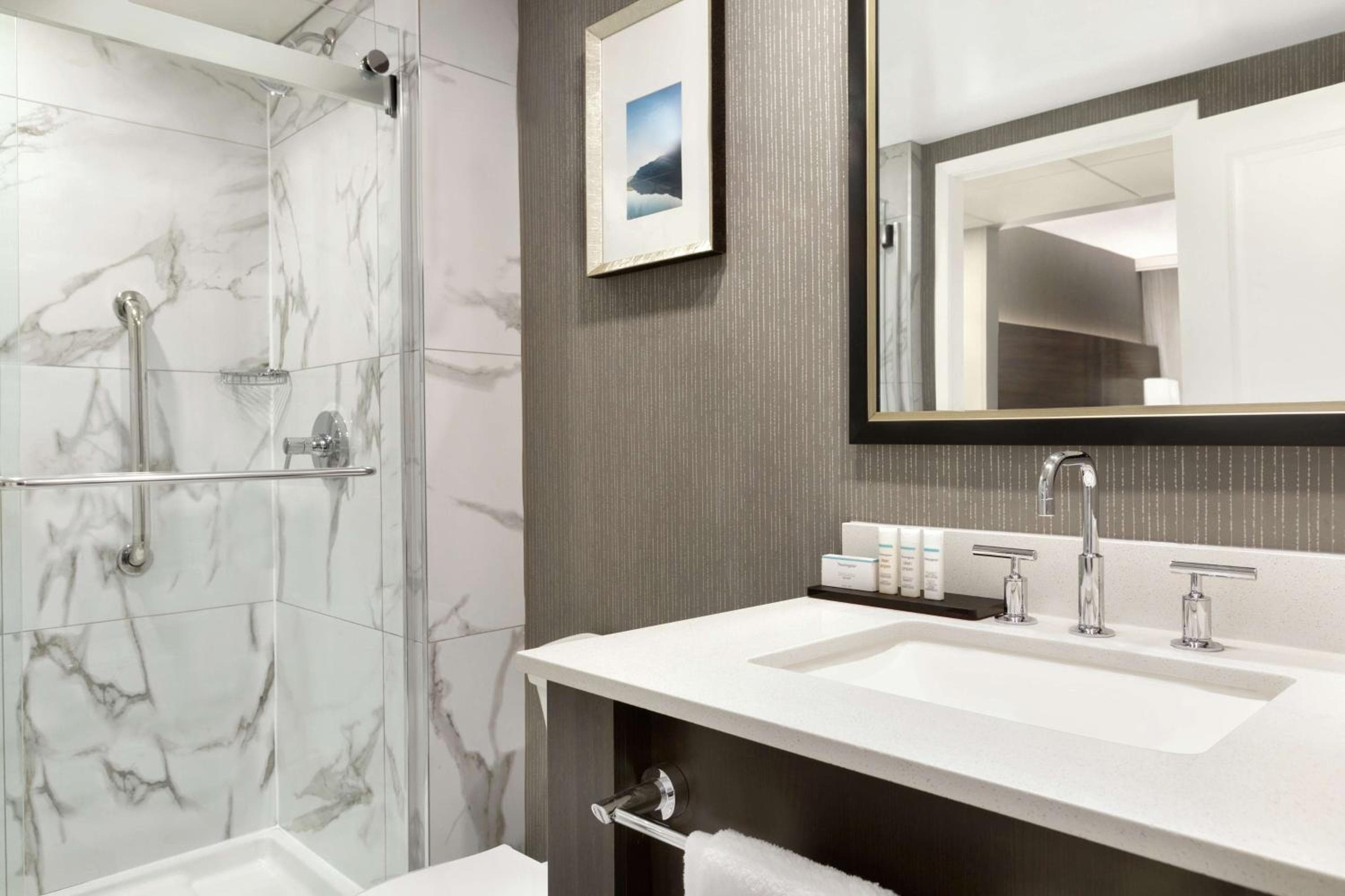 Embassy Suites by Hilton Montreal Airport