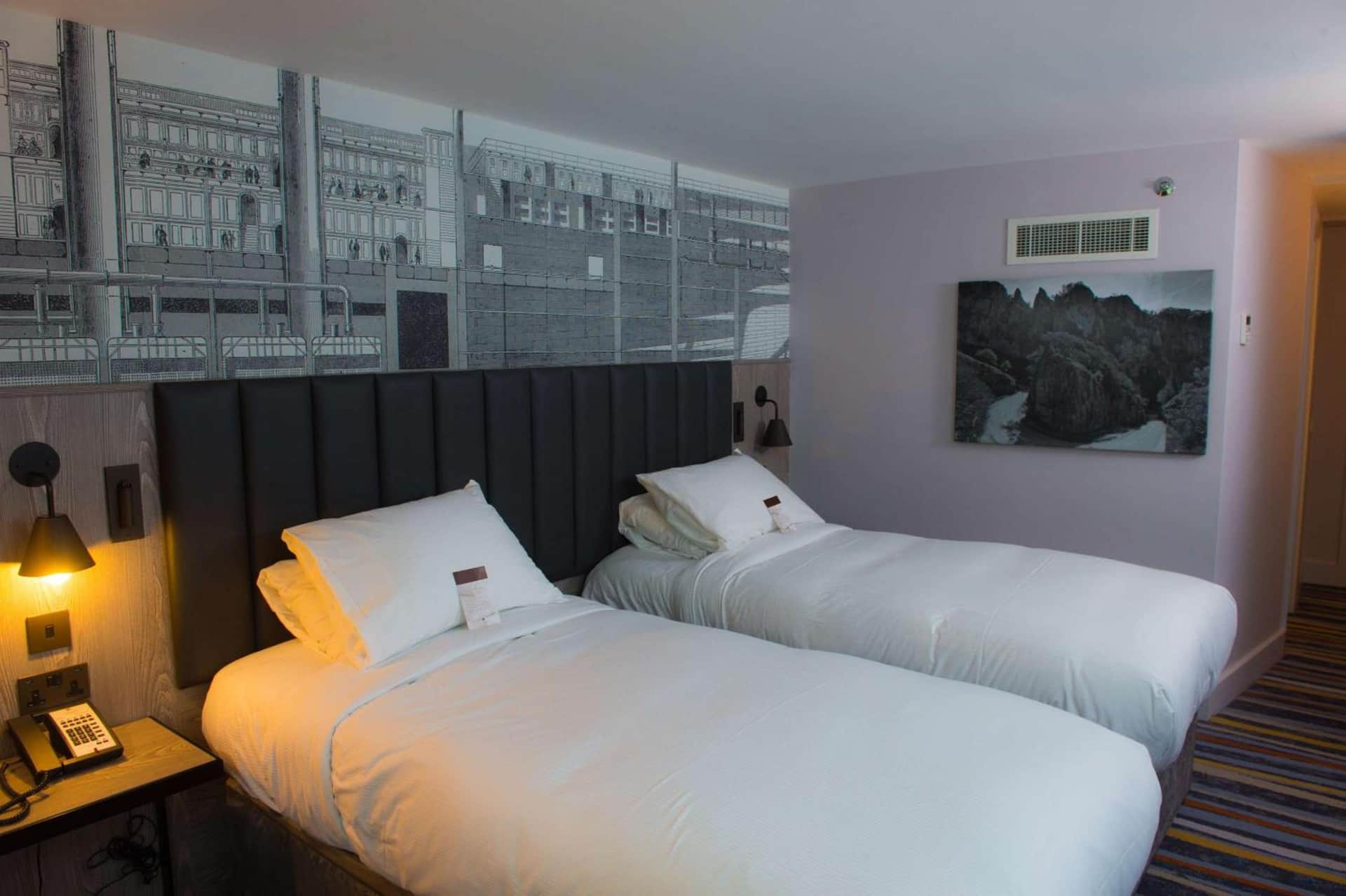 DoubleTree by Hilton Bristol South - Cadbury House