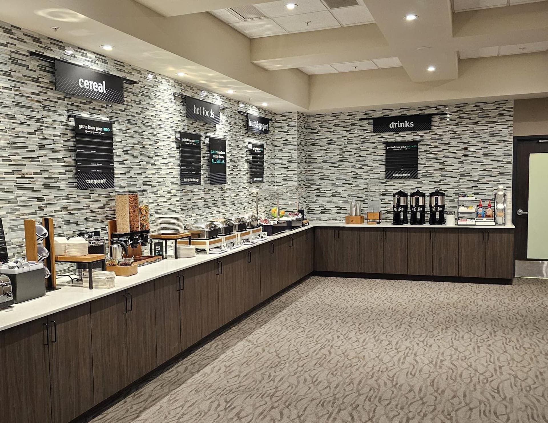 Holiday Inn & Suites Farmington Hills - Detroit NW by IHG