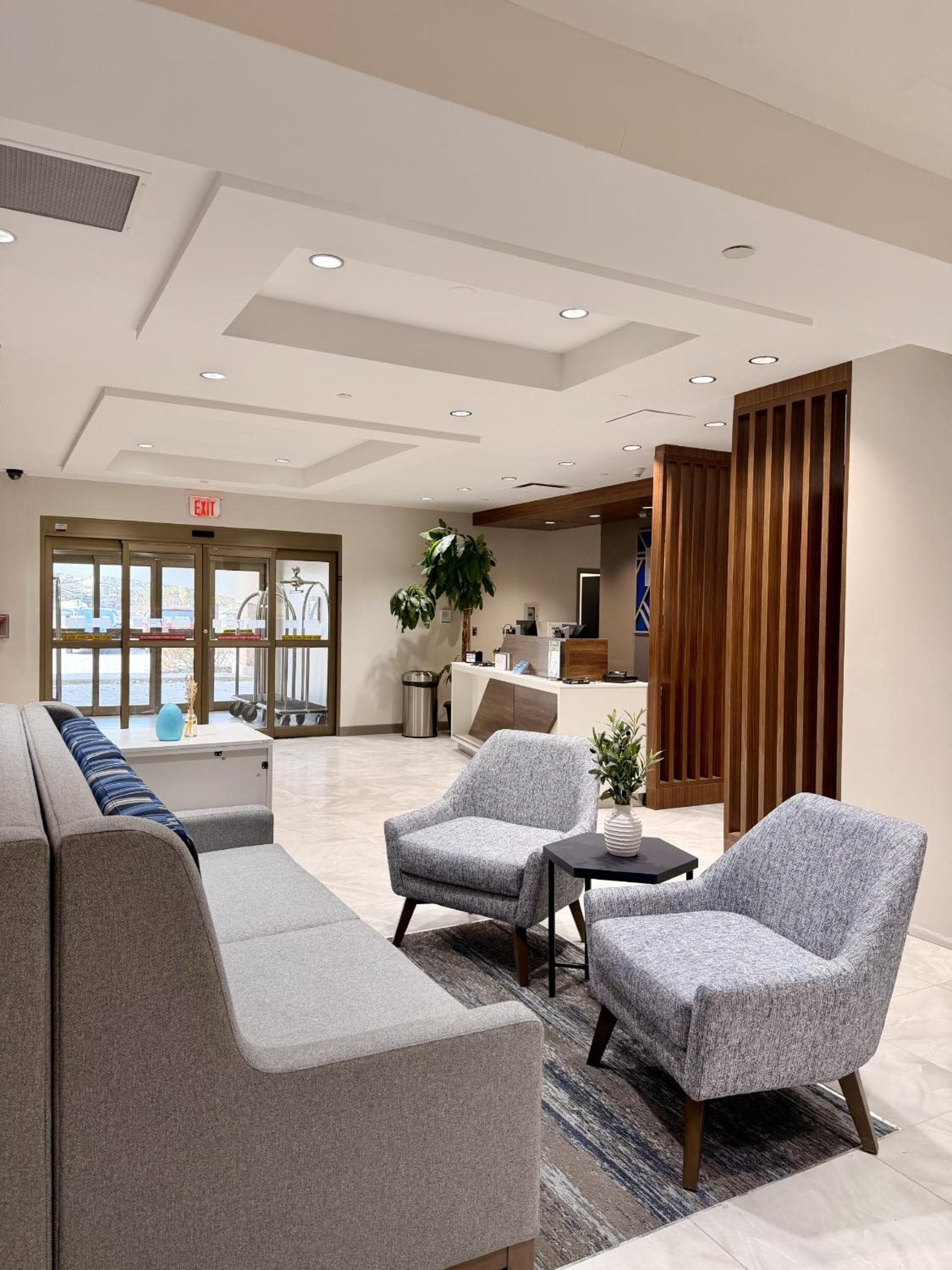 Holiday Inn Express & Suites Ottawa West - Nepean by IHG