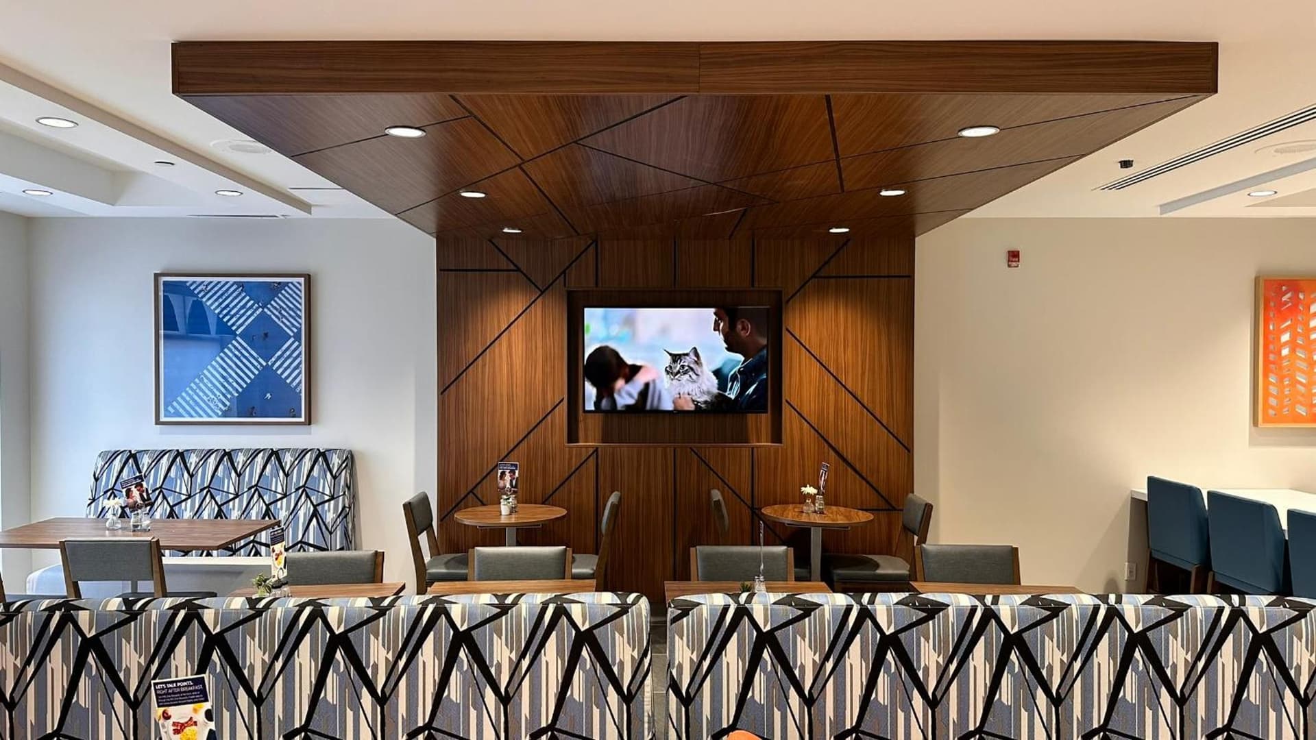 Holiday Inn Express & Suites Ottawa West - Nepean by IHG