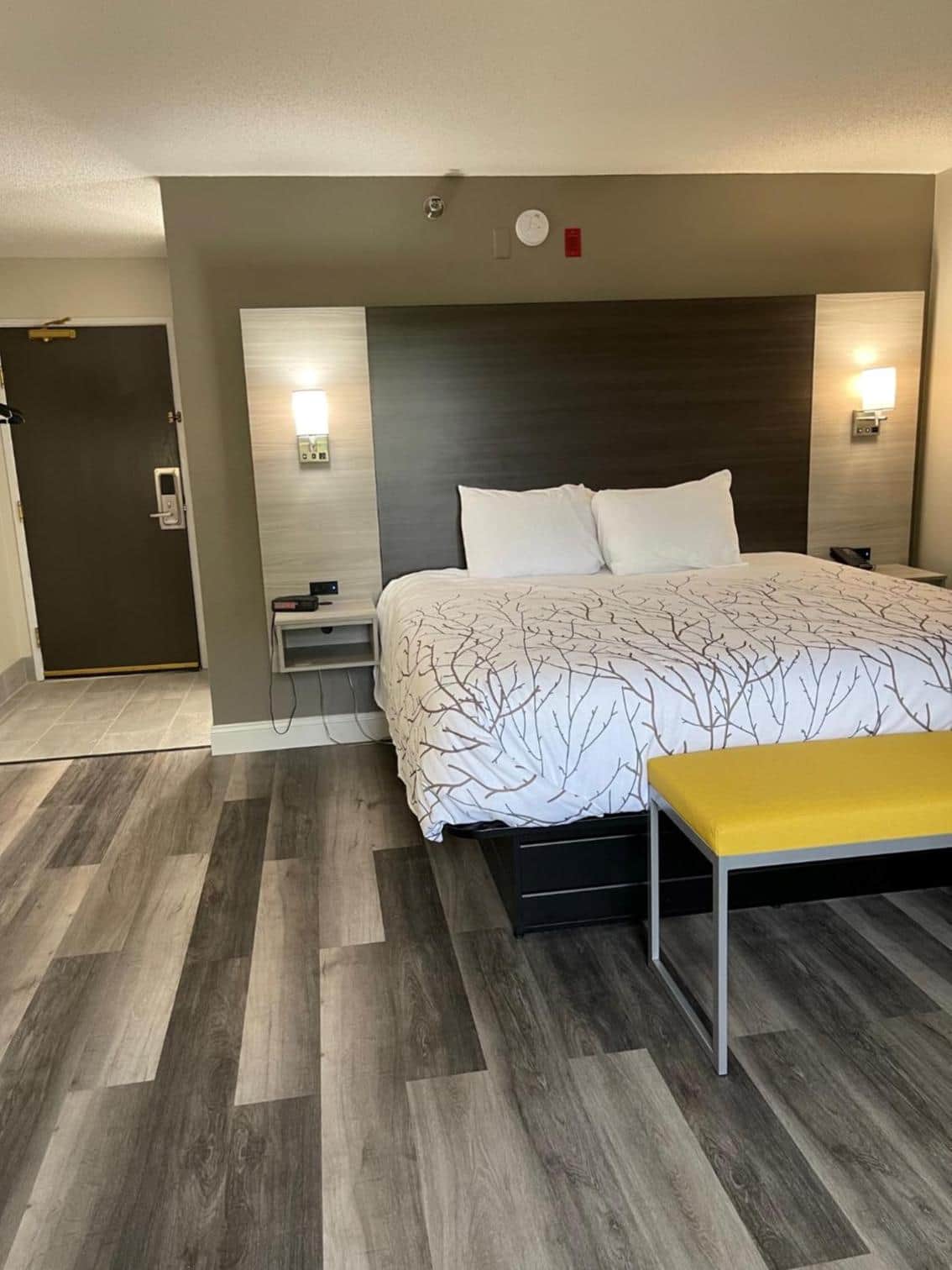 HomeTown Inn and Suites Belle Plaine