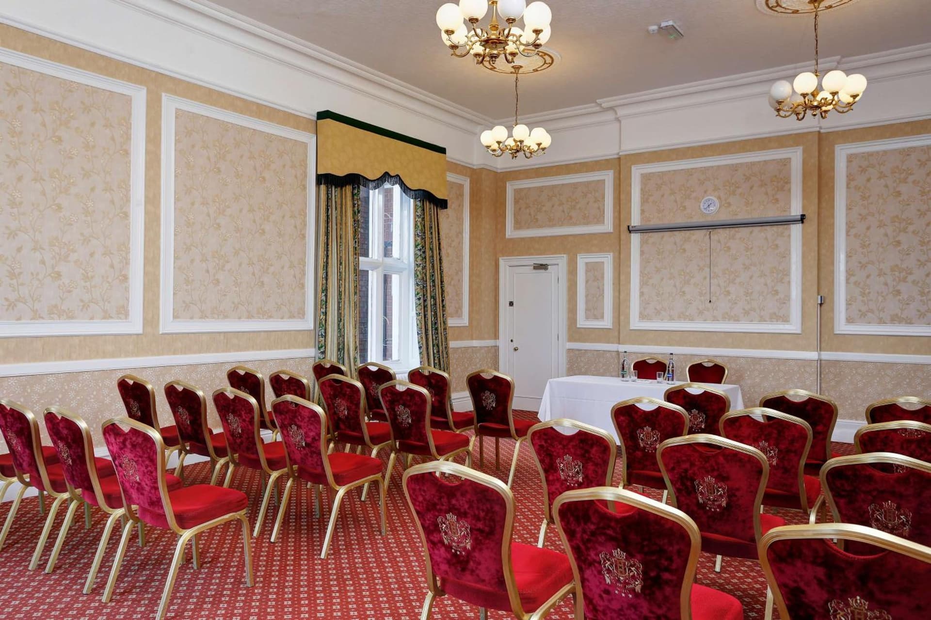Belvilla Crewe Arms Hotel