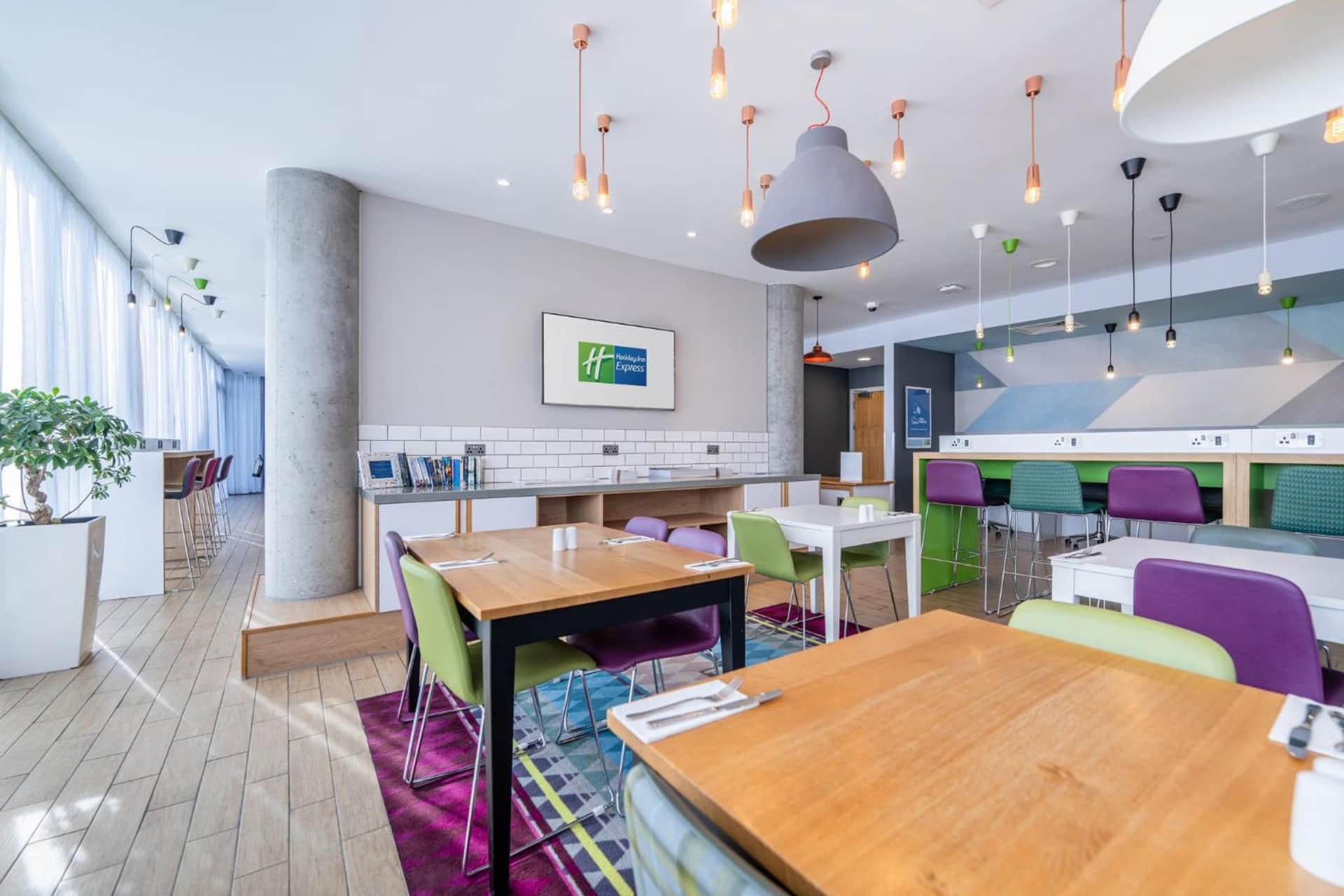 Holiday Inn Express Aberdeen Airport