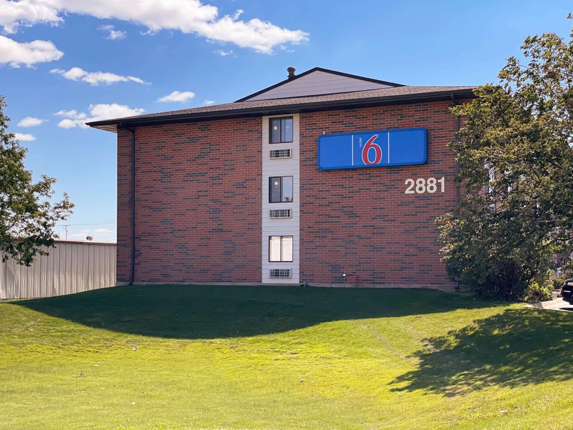 Motel 6 Elk Grove O'Hare