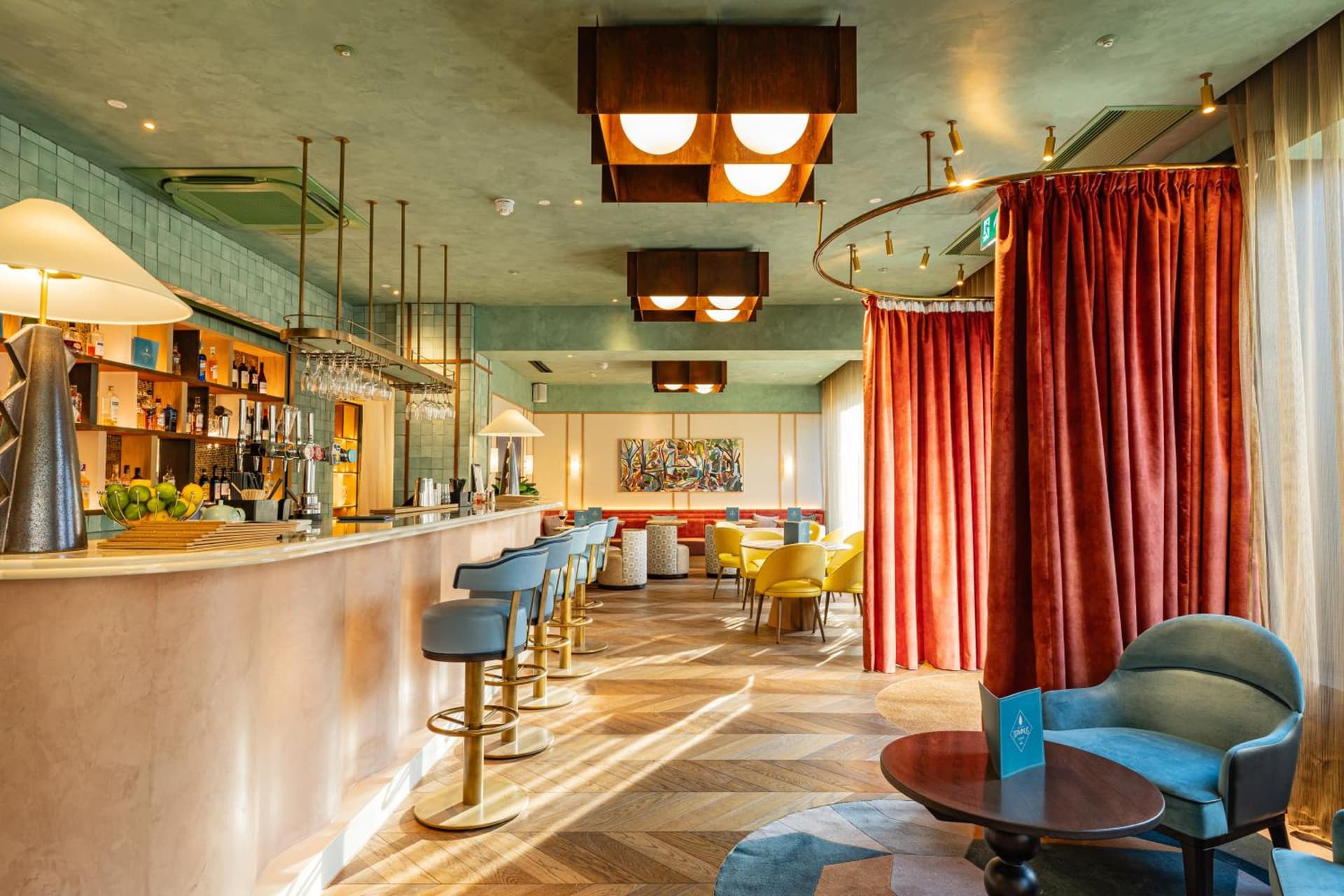 DoubleTree by Hilton London - Victoria