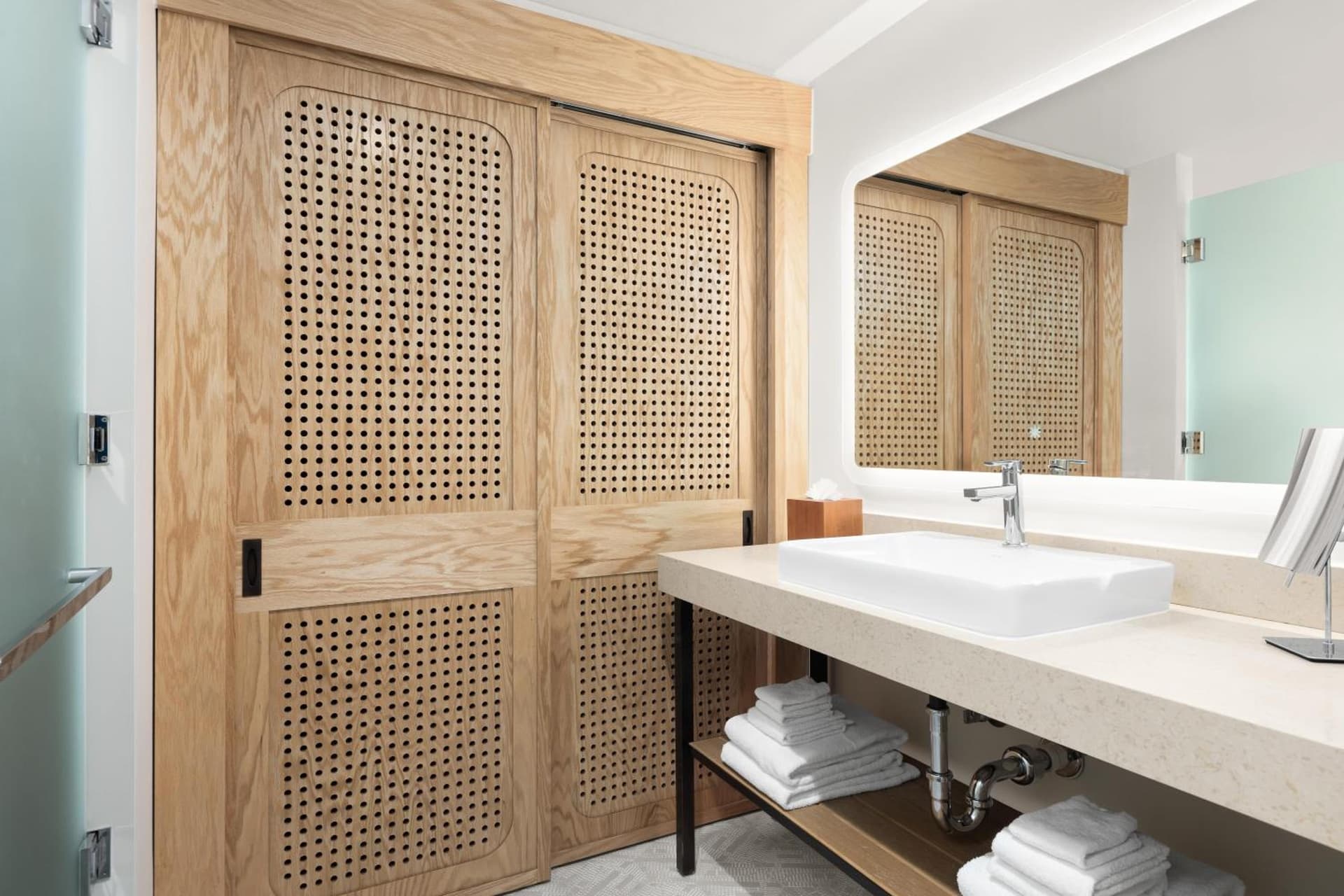The Hiatus Clearwater Beach, Curio Collection by Hilton
