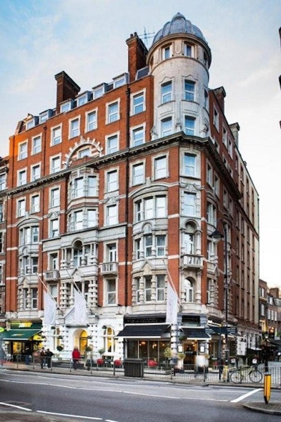 London Bloomsbury Square Hotel by IHG