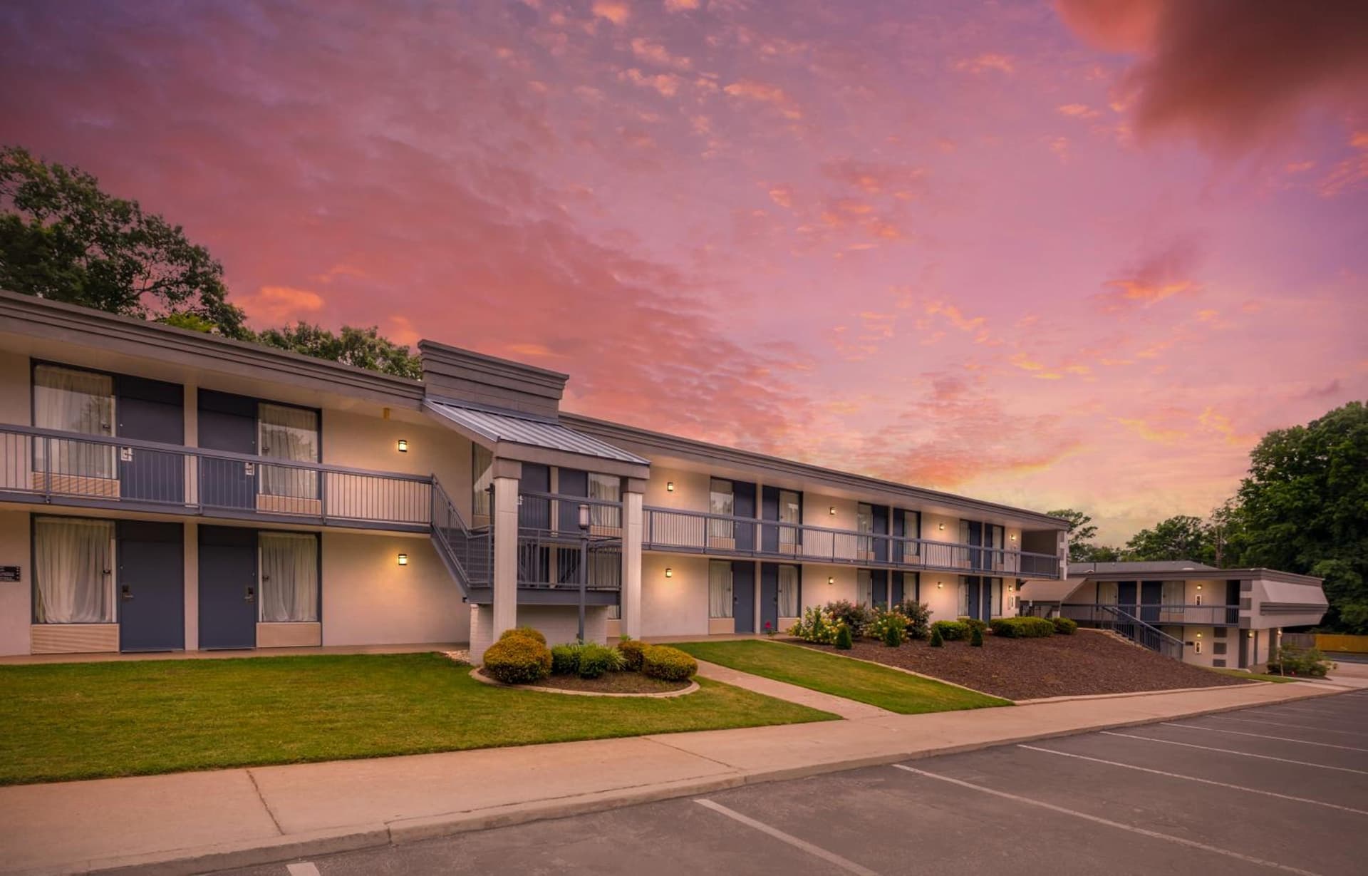 Clarion Pointe Morrow - Atlanta South