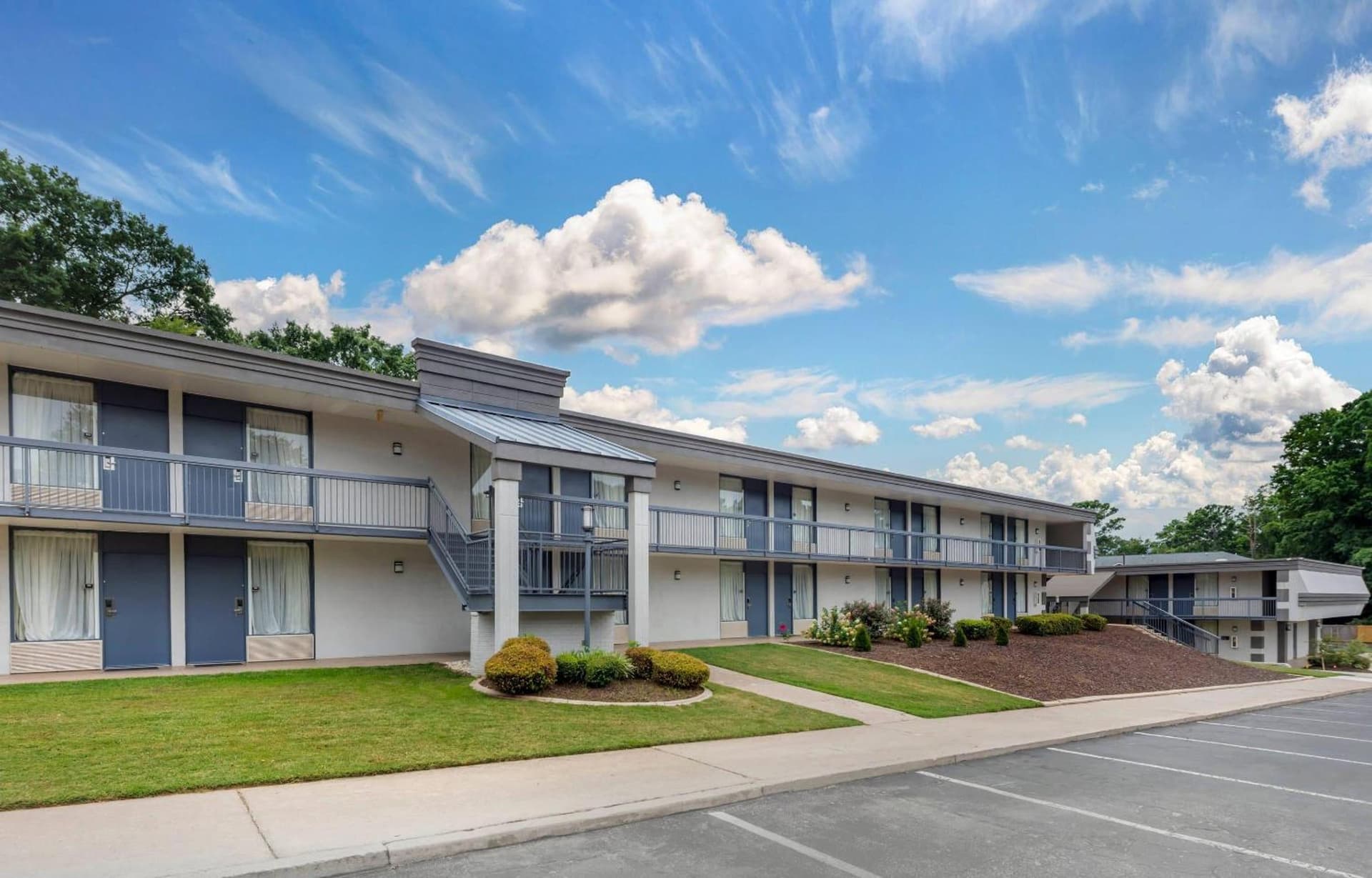 Clarion Pointe Morrow - Atlanta South