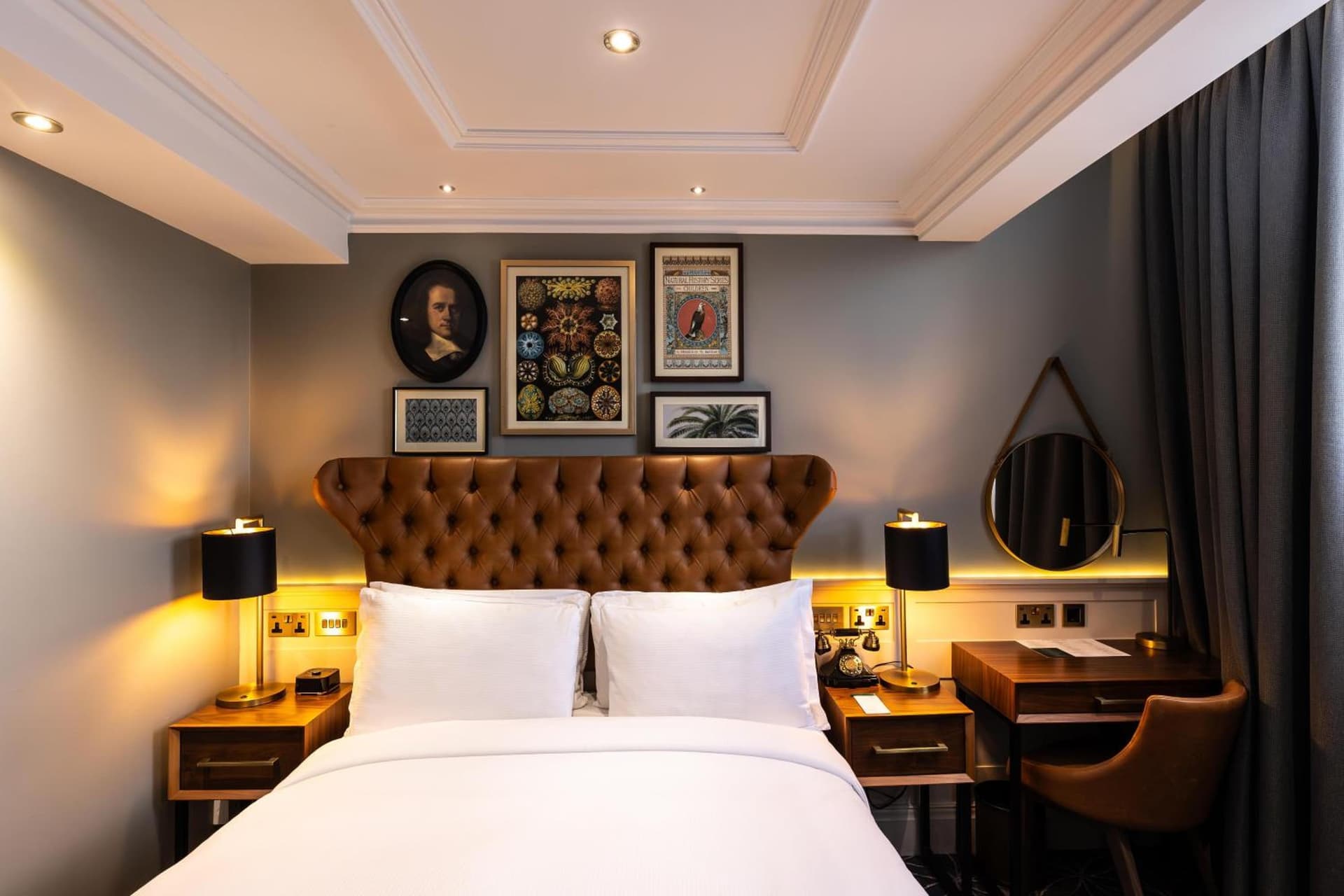 100 Queen's Gate Hotel London Kensington, Curio Collection by Hilton