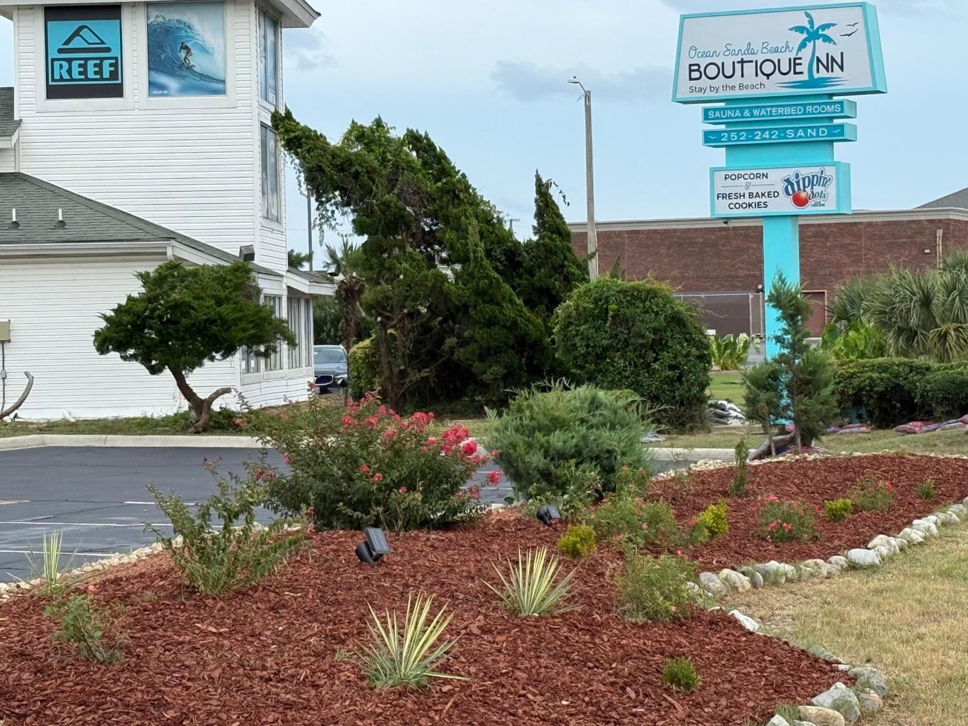 Ocean Sands Beach Boutique Inn NC