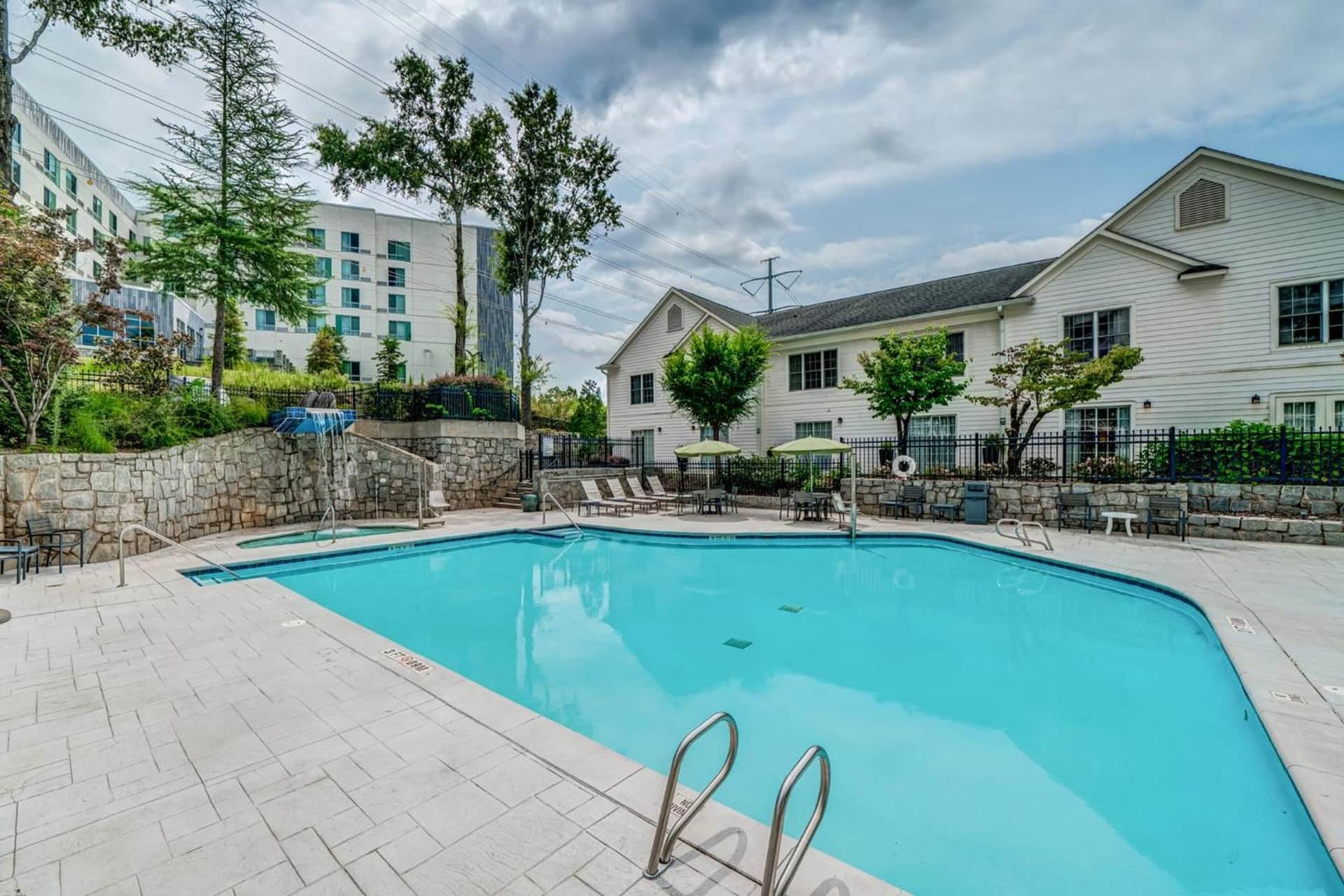Hotel Indigo Atlanta-Vinings Ballpark Area by IHG