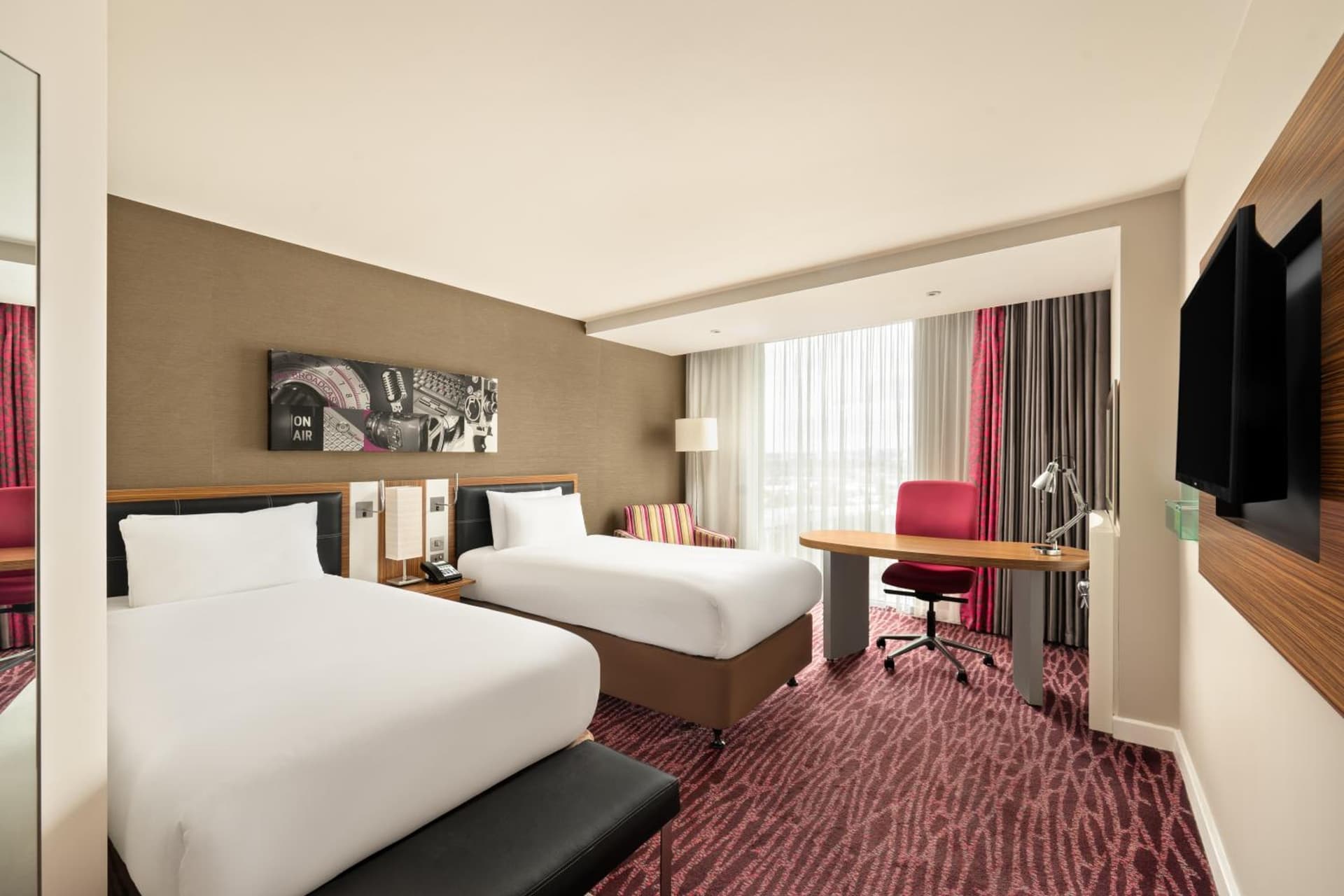 Holiday Inn Manchester-Mediacityuk by IHG