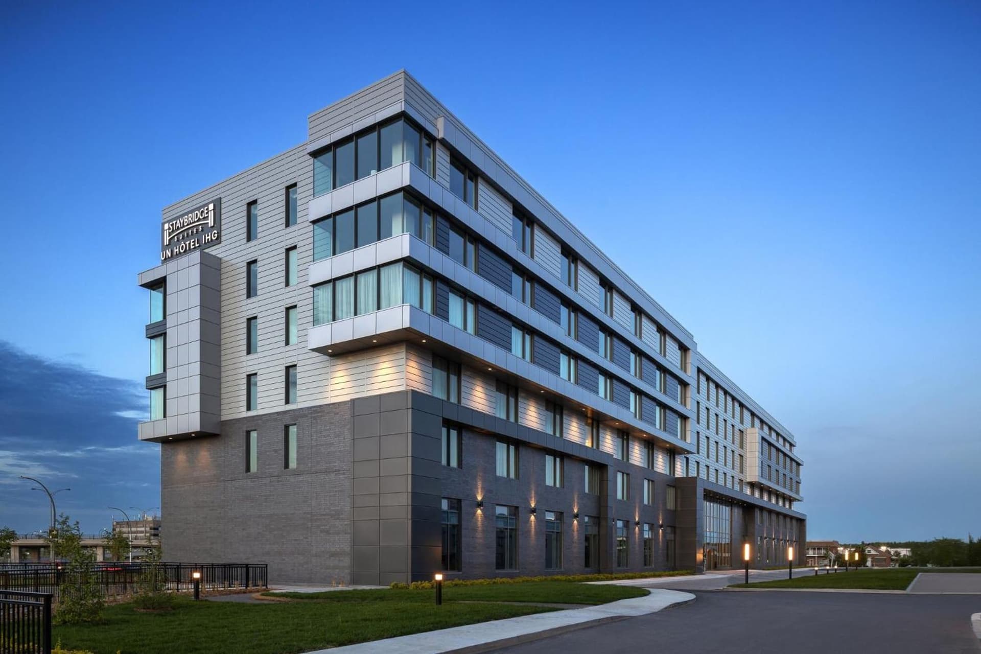 Staybridge Suites Montreal Airport - St-Laurent by IHG