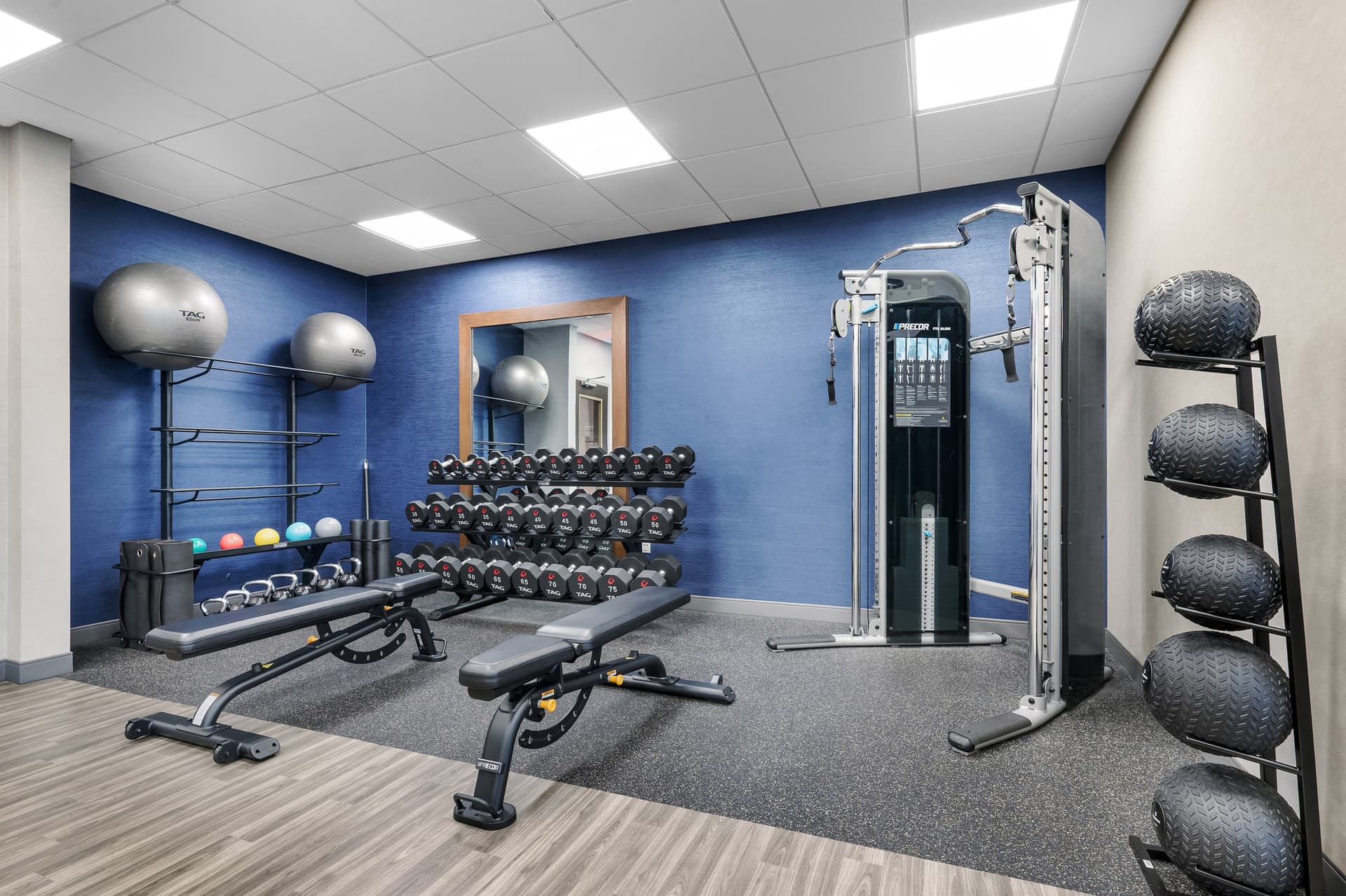 Hampton Inn by Hilton Nashville Airport Century Place