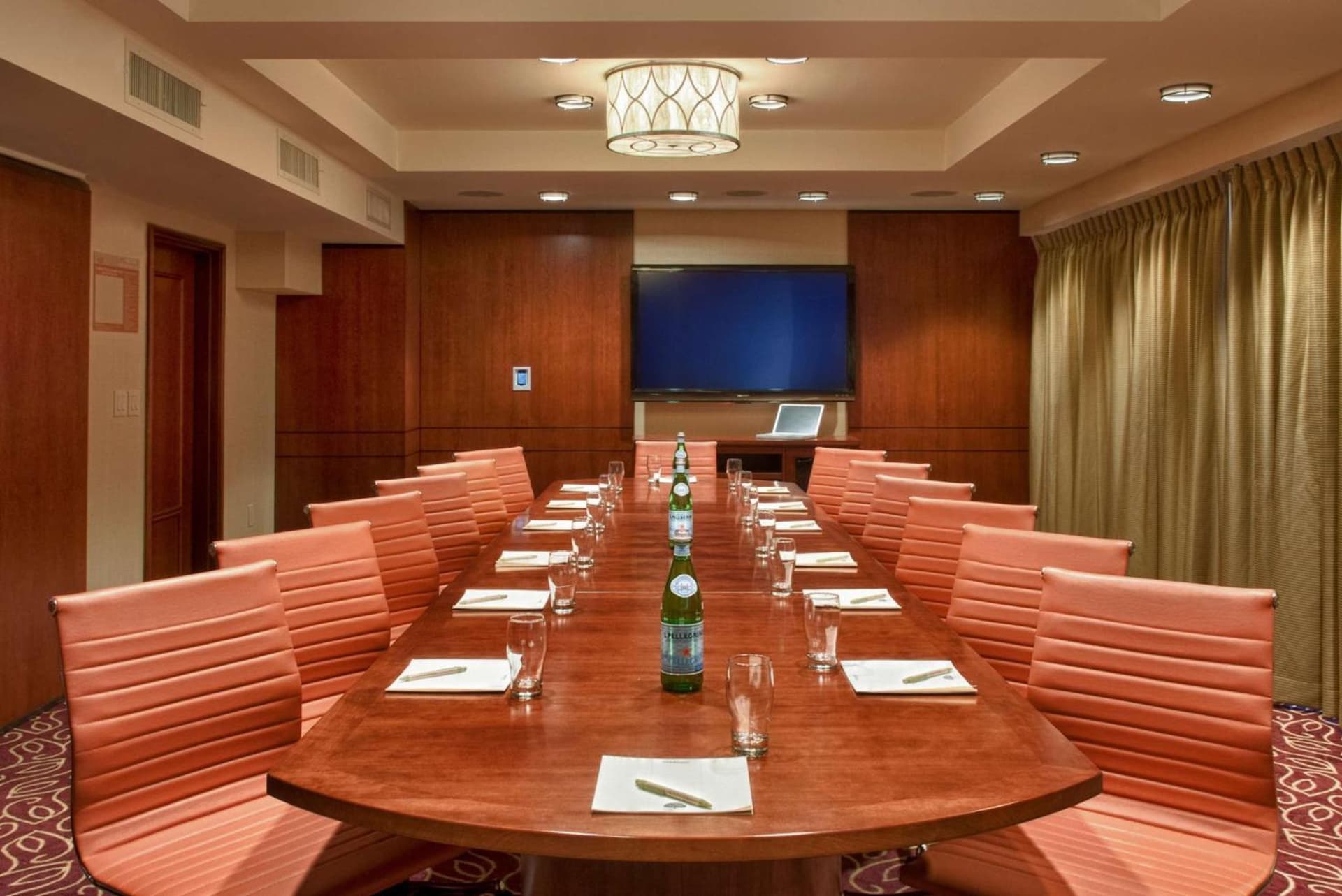 Viana Hotel & Spa