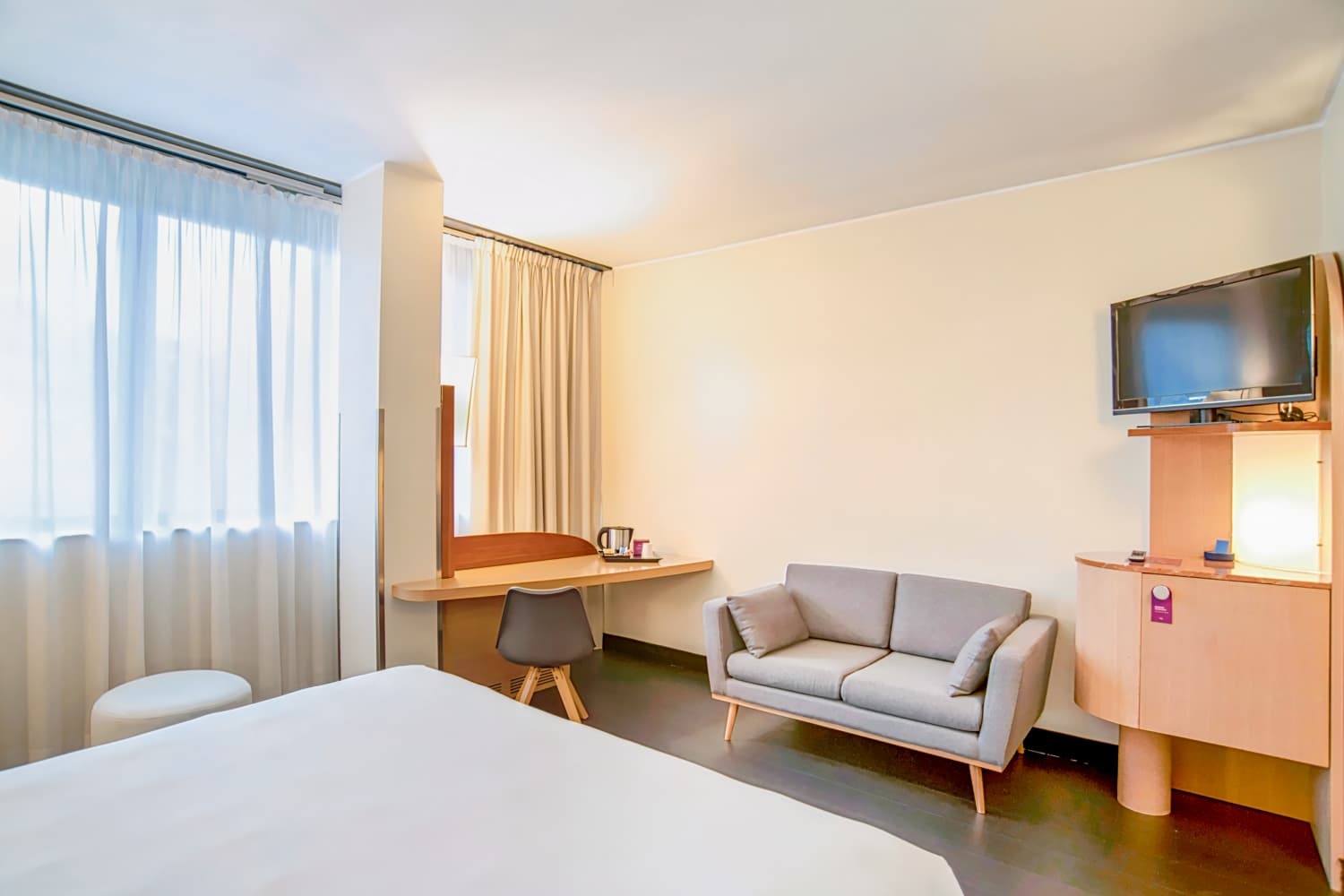 Mercure Rome West