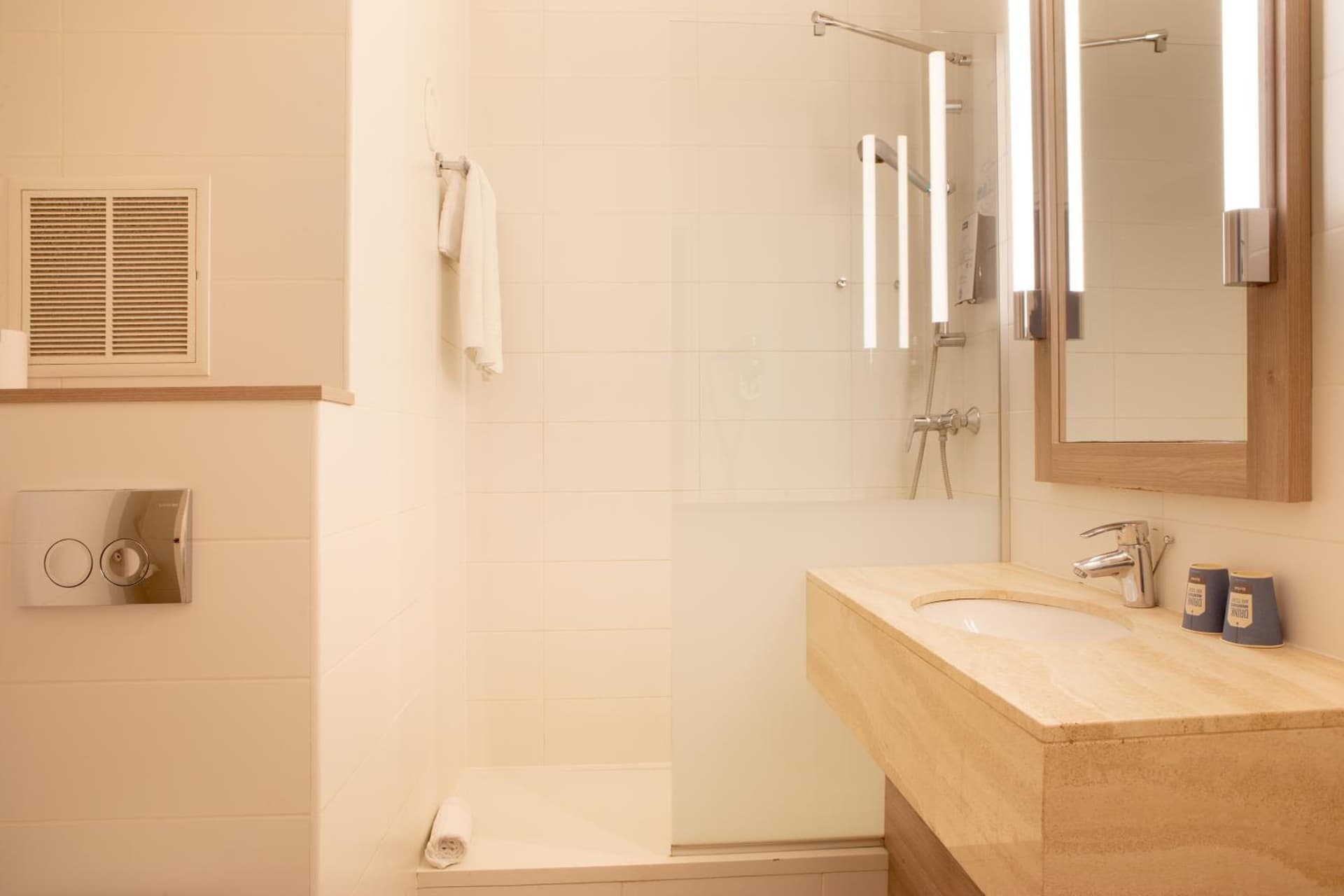 Kyriad Paris Est Bois de Vincennes