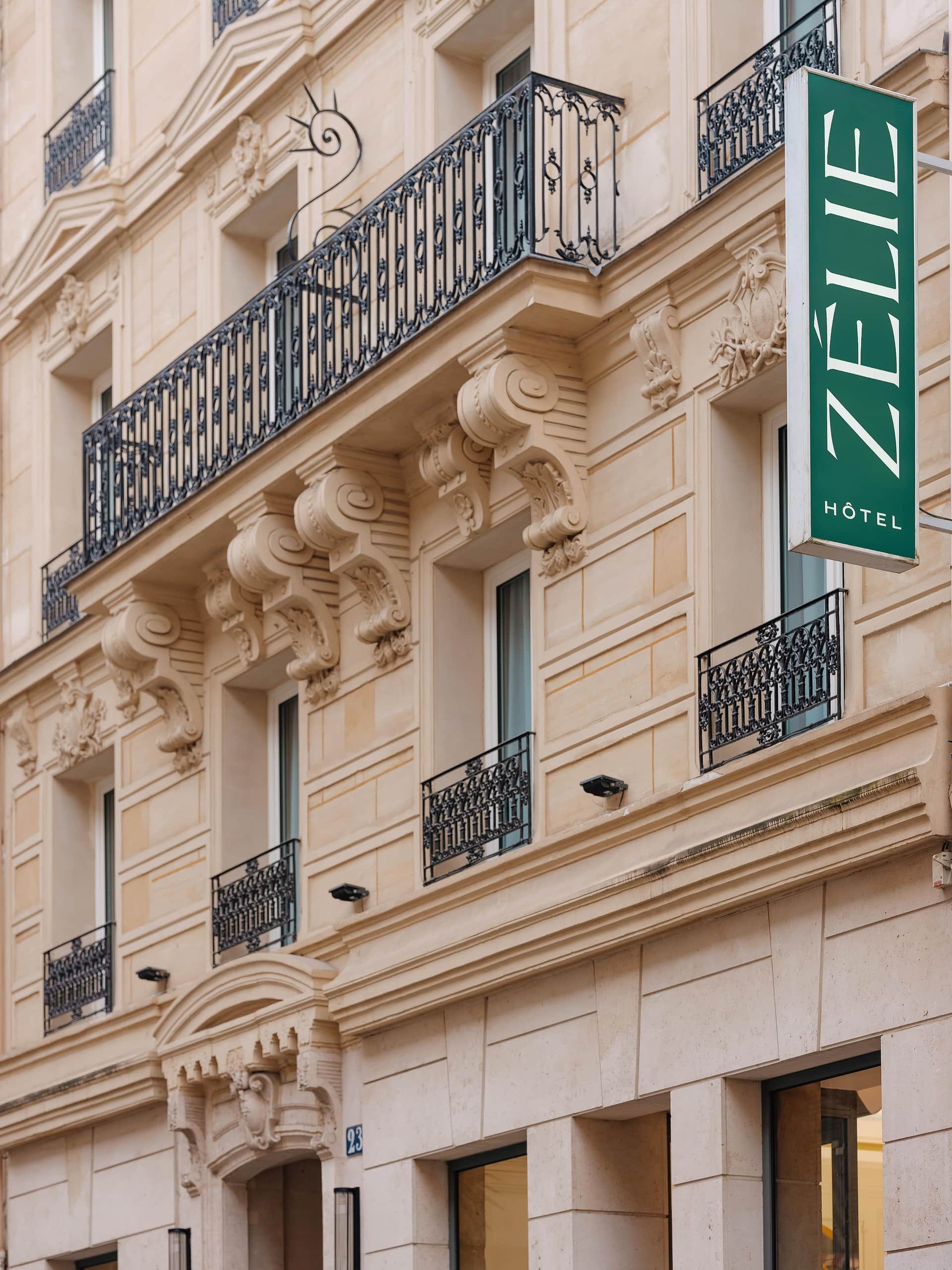 Hôtel Zélie Champs-Elysées