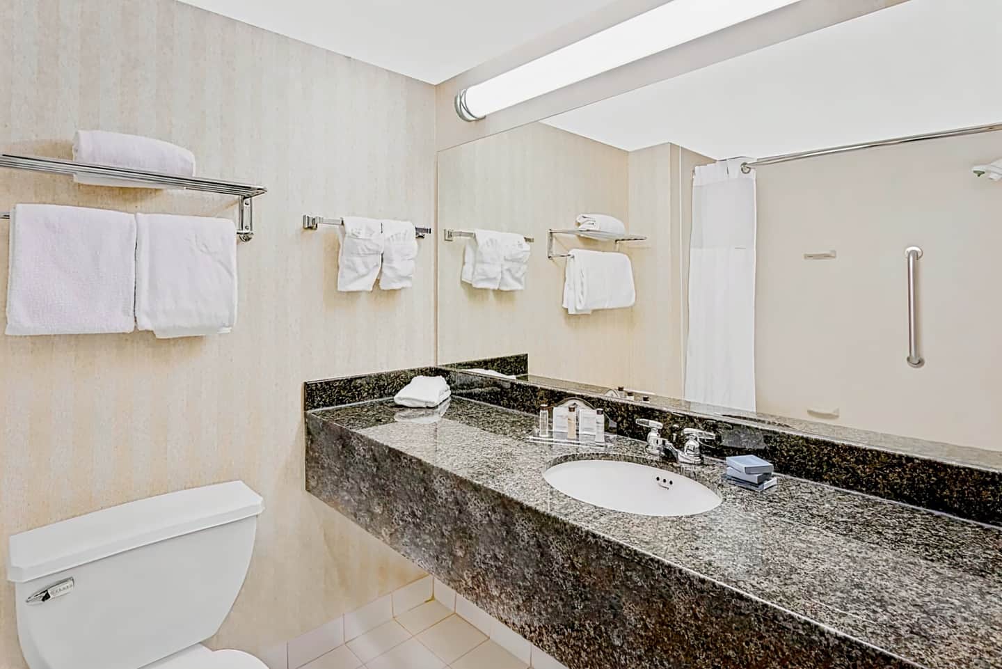 Wingate by Wyndham Arlington Heights